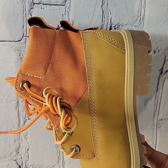 KIDS TIMBERLAND BOOTS - Picture 11 of 15